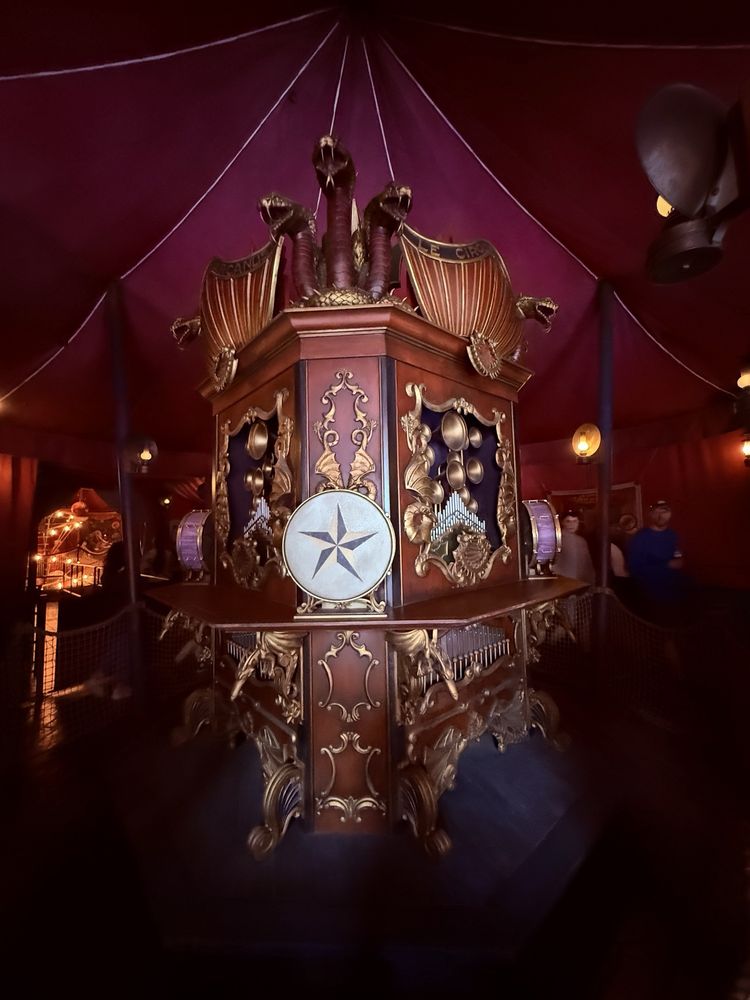 Le Cirque Arcanus