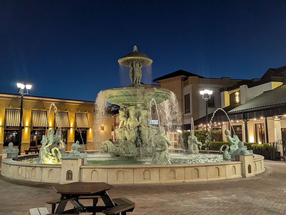 Dellagio Town Center